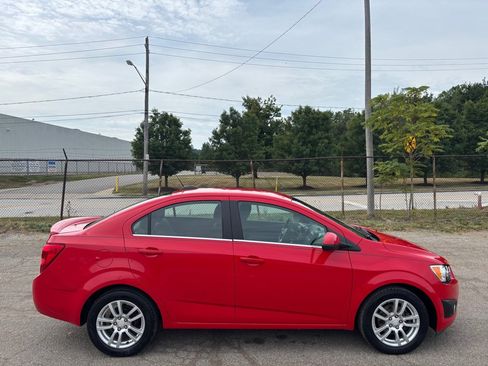 Used 2016 Chevrolet Sonic LT w/ Wheels and Fog Lamp Package FWD image 2