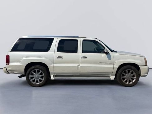 Used 2005 Cadillac Escalade ESV Platinum AWD/4WD image 2