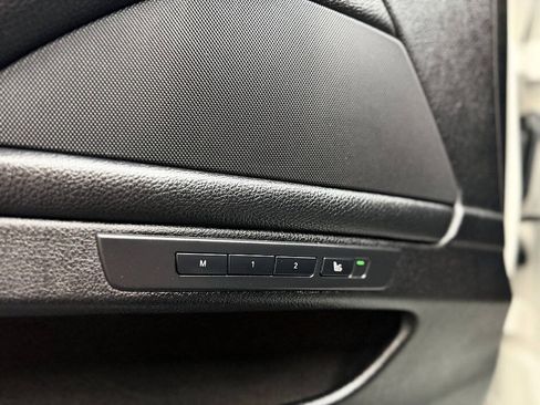 Used 2013 BMW 550i Sedan w/ Executive Pkg RWD image 7