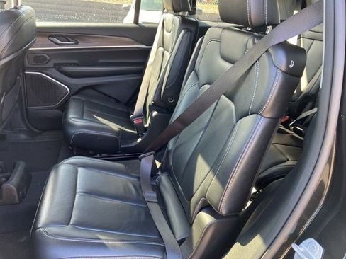 Certified 2023 Jeep Grand Cherokee L Limited w/ Black Appearance Package image 17