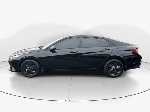 Used 2022 Hyundai Elantra SEL w/ Convenience Package FWD image 8