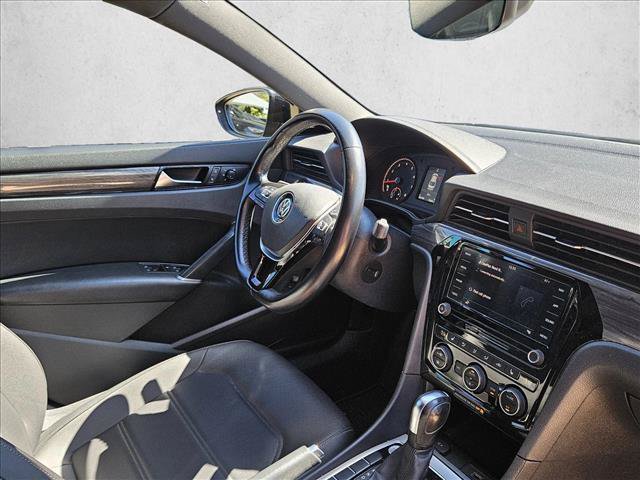 Used 2021 Volkswagen Passat 2.0T R-Line FWD image 9