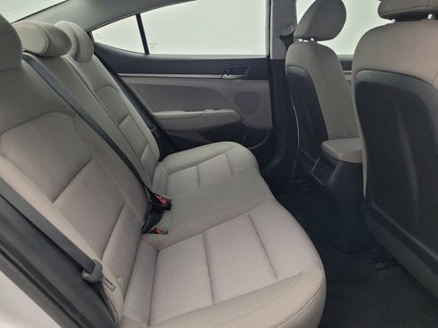 Used 2017 Hyundai Elantra SE image 19