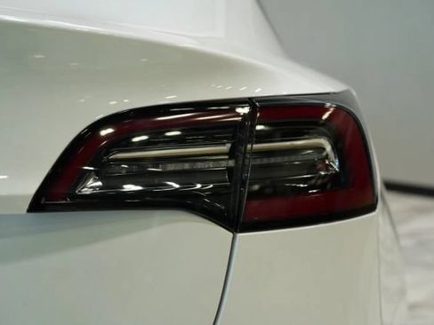 Used 2021 Tesla Model 3 Standard Range Plus RWD image 14