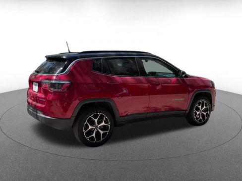 Used 2025 Jeep Compass Limited AWD/4WD image 11