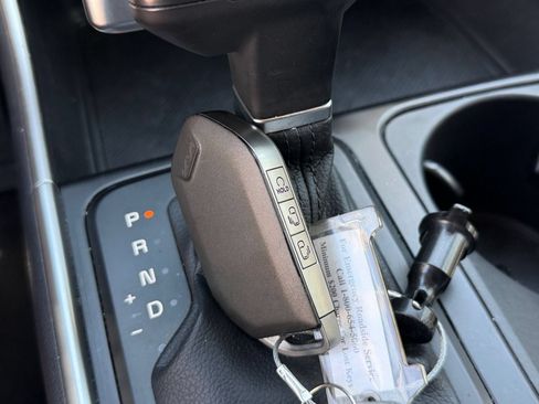 Used 2026 Kia Carnival FWD image 22