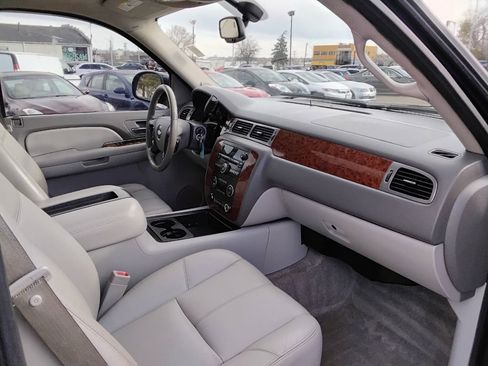 Used 2008 Chevrolet Avalanche LT w/ LT Preferred Equipment Group image 16