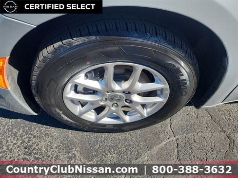 Used 2024 Chrysler Pacifica Touring-L image 35