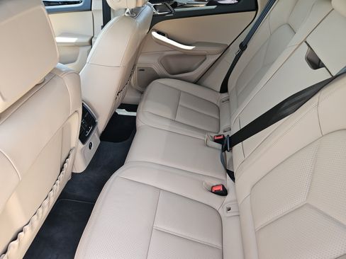 Certified 2026 Porsche Macan AWD/4WD image 28