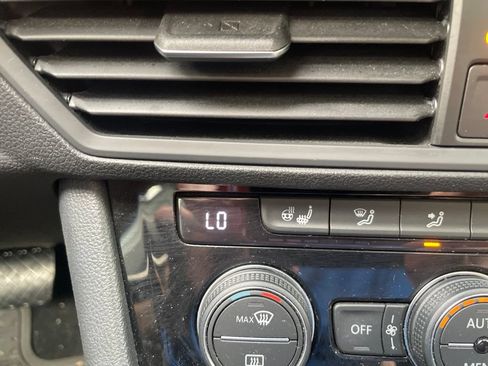 Used 2021 Volkswagen Jetta SEL FWD image 22