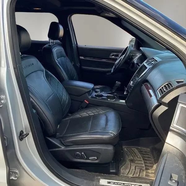 Used 2017 Ford Explorer Platinum AWD/4WD image 25