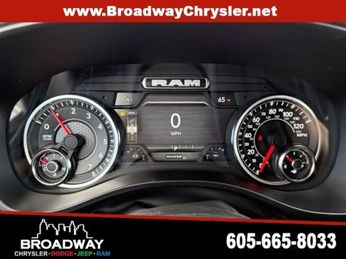Used 2025 RAM 1500 Laramie image 12