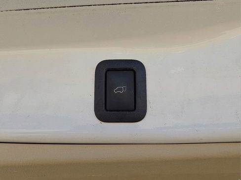 Used 2018 Toyota Highlander XLE image 15