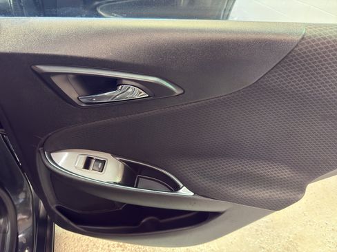 Used 2016 Chevrolet Malibu LT image 23