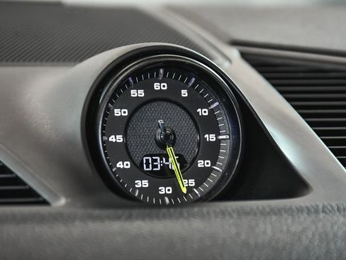 Used 2020 Porsche Cayenne E-Hybrid image 32