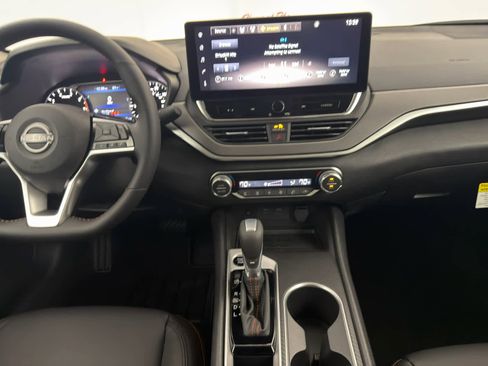 New 2026 Nissan Altima 2.5 SR w/ SR Midnight Edition Package image 19