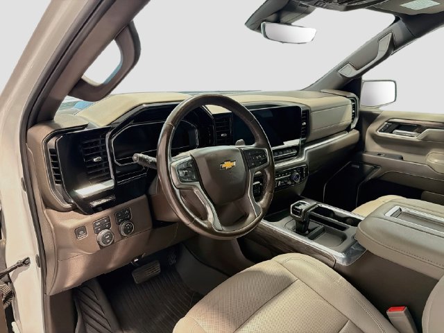 Certified 2022 Chevrolet Silverado 1500 LTZ w/ LTZ Premium Package AWD/4WD image 9