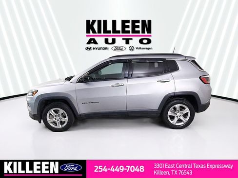 Used 2023 Jeep Compass Latitude AWD/4WD image 4