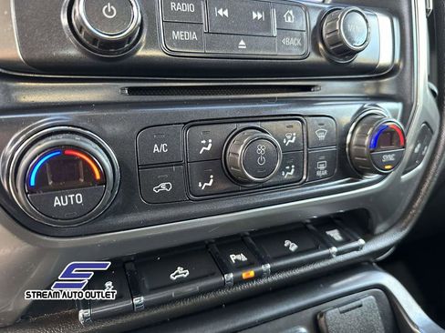 Used 2018 Chevrolet Silverado 2500 LTZ image 32