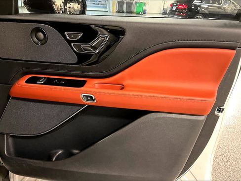 Used 2025 Lincoln Aviator Reserve w/ Jet Appearance Package image 23