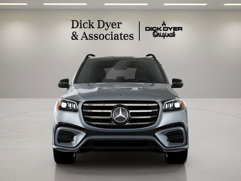 Used 2025 Mercedes-Benz GLS 450 4MATIC image 33