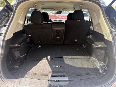 Used 2020 Nissan Rogue SV image 14