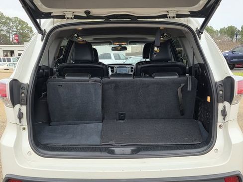 Used 2016 Toyota Highlander XLE image 27