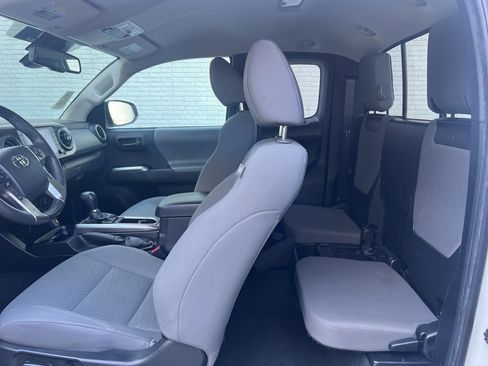 Used 2021 Toyota Tacoma SR5 image 15