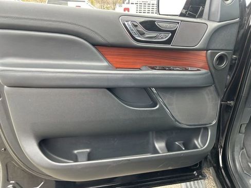 Used 2022 Lincoln Navigator L Reserve image 11