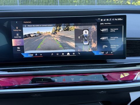 Used 2025 BMW i7 eDrive50 w/ M Sport Package image 30