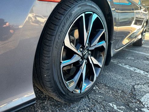 Used 2018 Honda Civic Si image 9