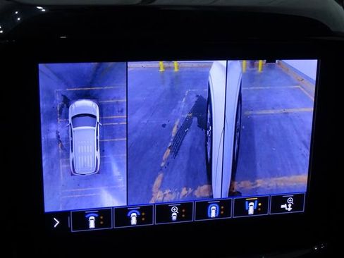 Used 2020 Chevrolet Traverse Premier image 49