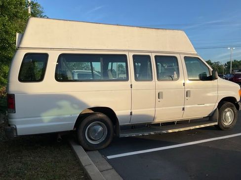 Used 2004 Ford E-350 and Econoline 350 Extended Super Duty RWD image 6
