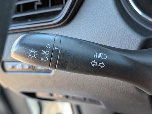 Used 2017 Nissan Rogue S image 24