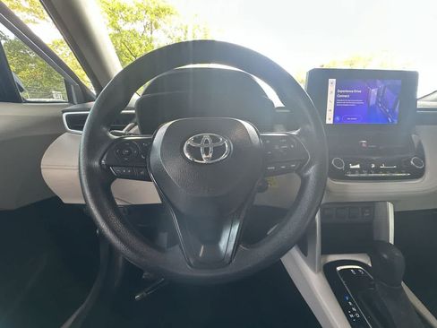 Used 2023 Toyota Corolla Cross L FWD image 15