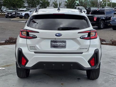 Used 2024 Subaru Crosstrek 2.0i Premium AWD/4WD image 3