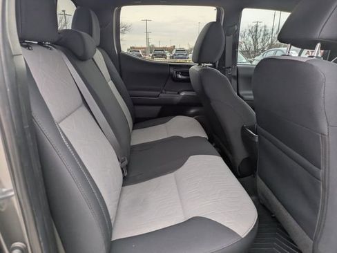 Used 2023 Toyota Tacoma TRD Off-Road image 29