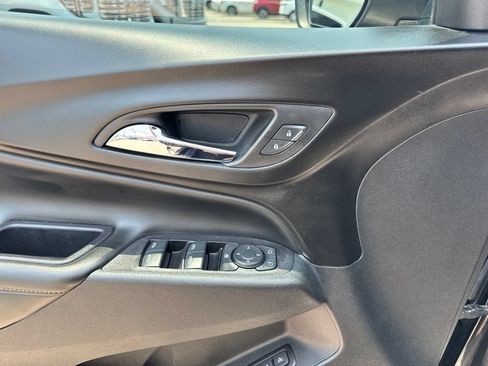 Used 2019 Chevrolet Equinox Premier FWD image 11