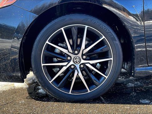 Used 2023 Toyota Camry SE image 9