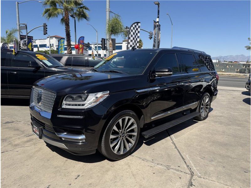 Used 2019 Lincoln Navigator Select RWD image 3