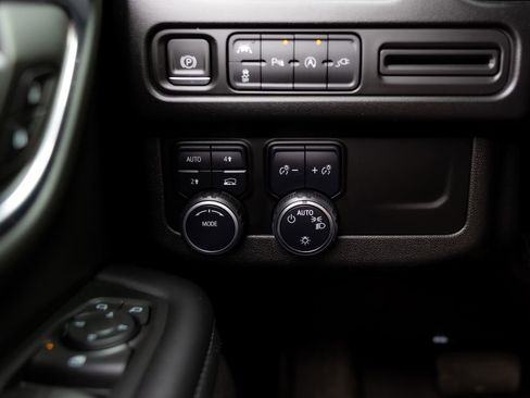 Used 2022 Chevrolet Tahoe LT image 23