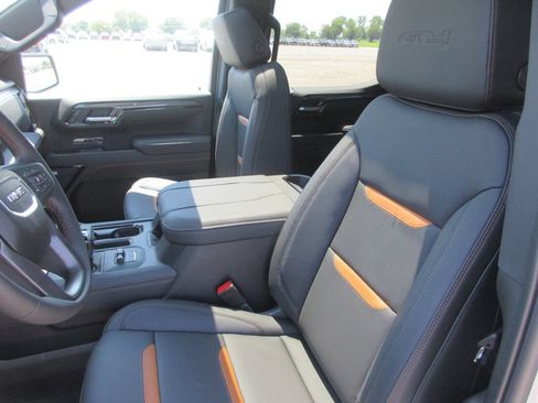 New 2026 GMC Sierra 1500 AT4 w/ AT4 Premium Package AWD/4WD image 12