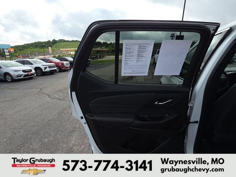Used 2023 Chevrolet Traverse LT AWD/4WD image 26
