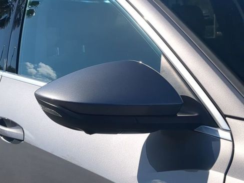 Used 2021 Audi e-tron Premium Plus w/ Premium Plus Package image 12