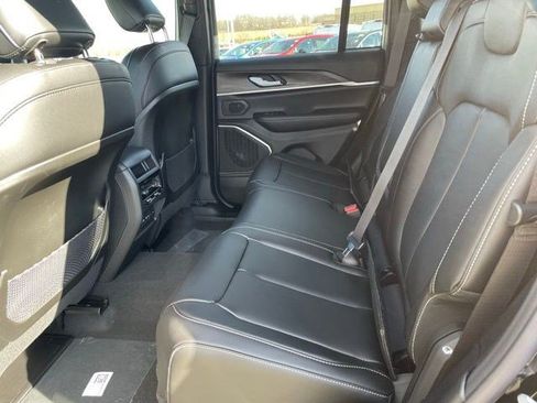 New 2026 Jeep Grand Cherokee Limited w/ Trailer Tow Package AWD/4WD image 11