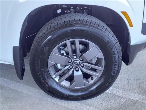 New 2025 Nissan Frontier SV w/ SV Convenience Package image 5