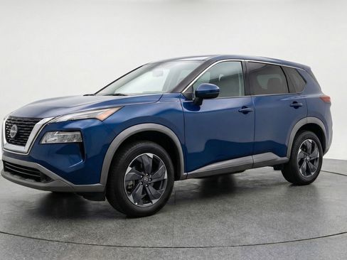 Used 2025 Nissan Rogue SV FWD image 3