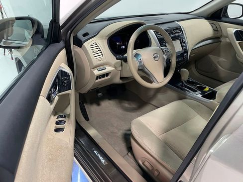 Used 2013 Nissan Altima 2.5 SV w/ 2.5SV Convenience Pkg FWD image 18