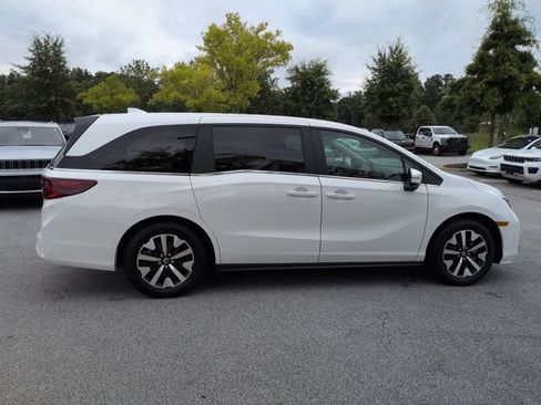 Used 2026 Honda Odyssey EX-L image 3
