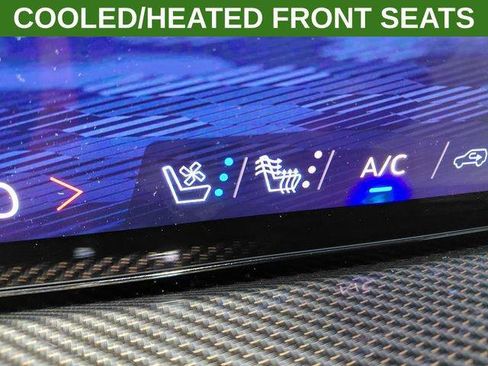 Used 2025 Chevrolet Traverse High Country w/ LPO, Floor Liner Package AWD/4WD image 7